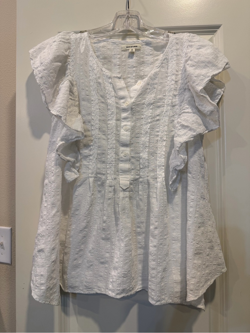 Max Studio White Sleeveless Lace-Trimmed Blouse / Top - size small